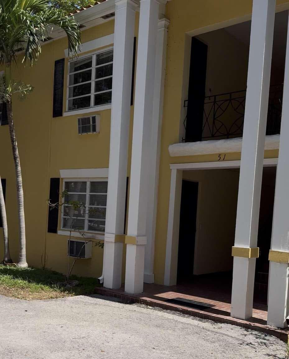 51 Edgewater Drive # 4, Coral Gables FL 33133