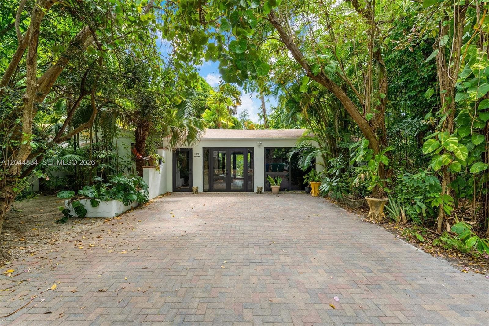 5390 Sunset Dr, Miami FL 33143