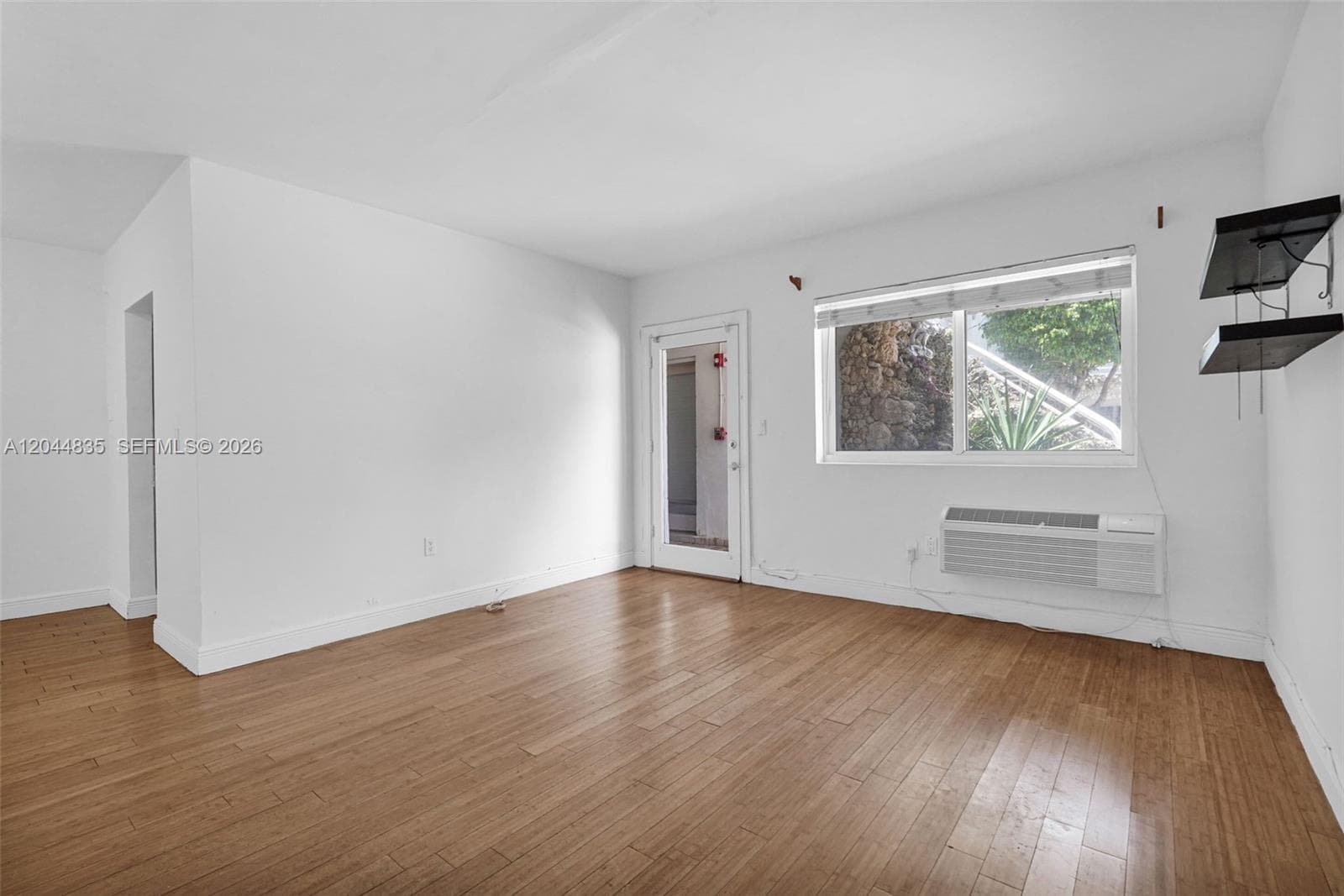 320 85th St # 4, Miami Beach, FL 33141 photo 2