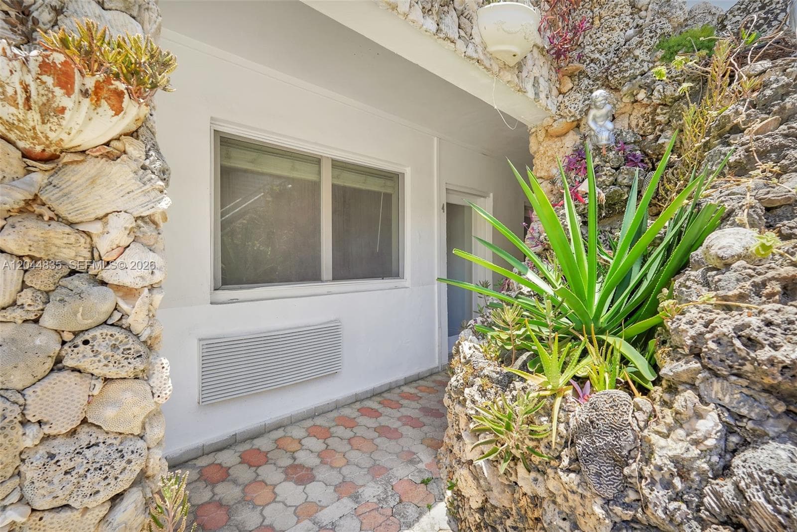320 85th St # 4, Miami Beach, FL 33141 photo 3