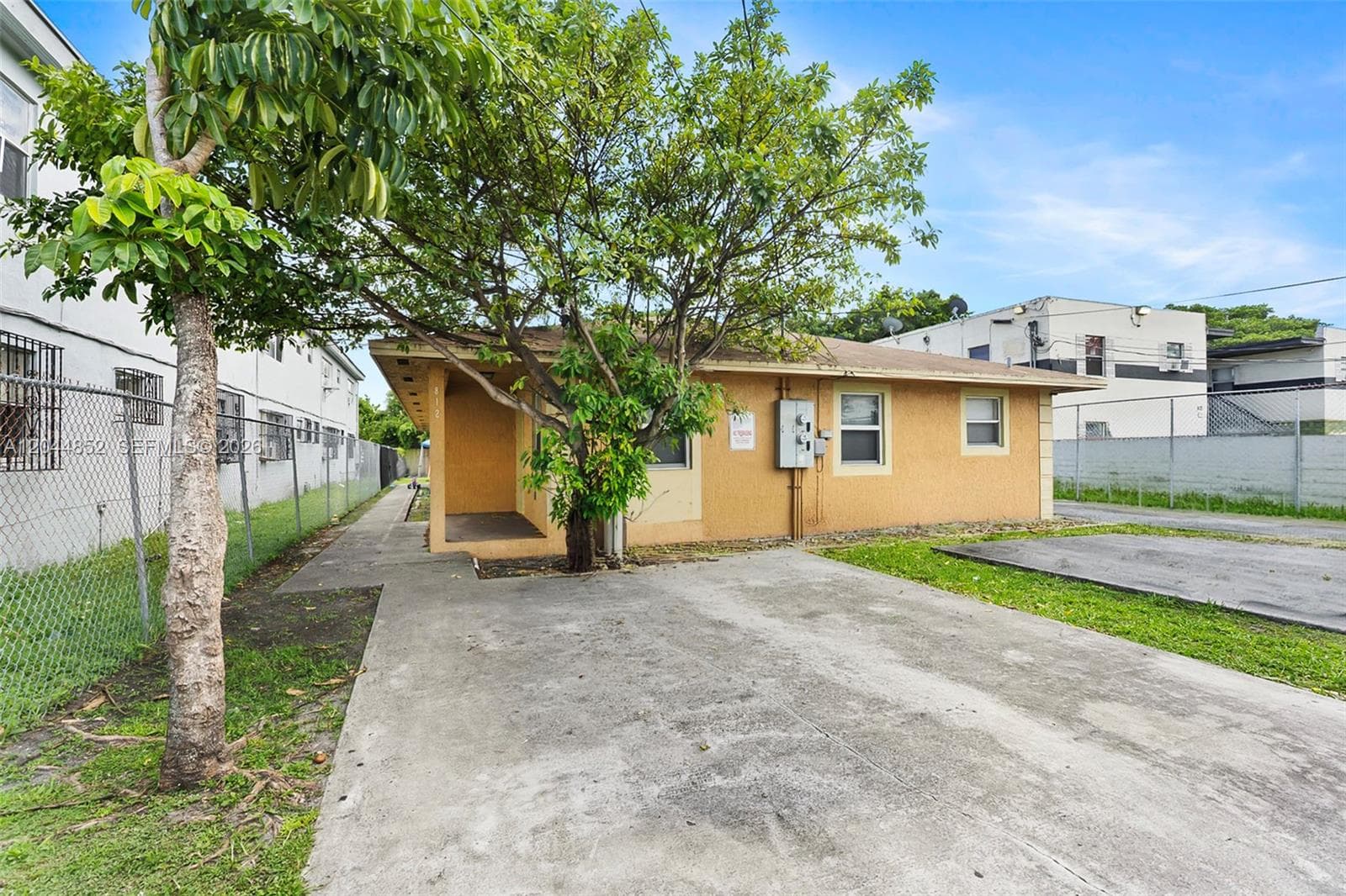 812 NW 70th St, Miami FL 33150 photo 3