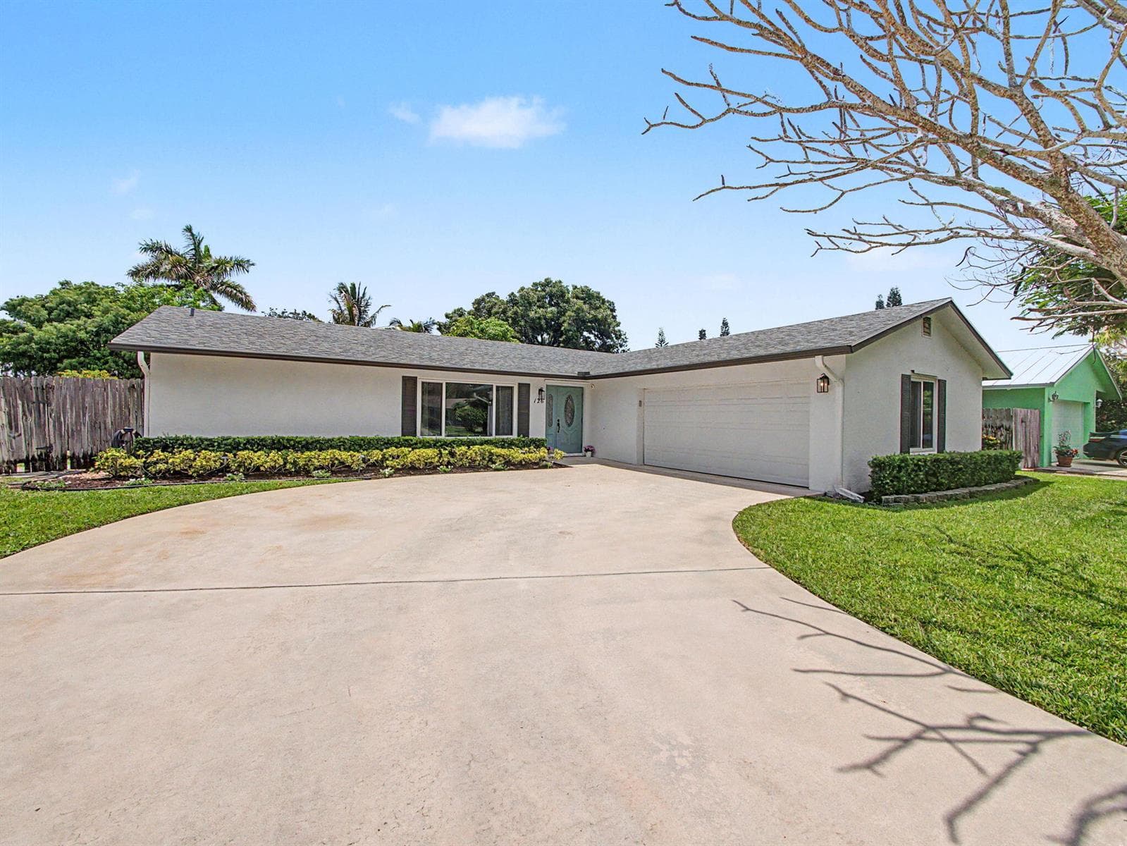 126 Chapel Lane, Tequesta FL 33469 photo 2