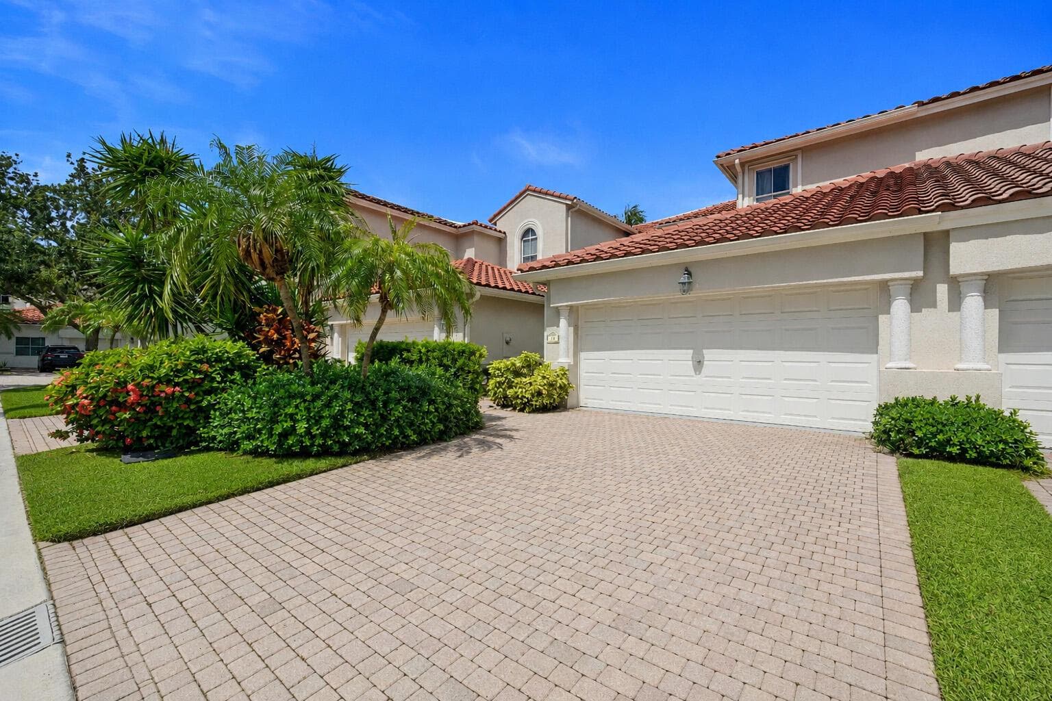 1384 Harbor View W, Hollywood FL 33019