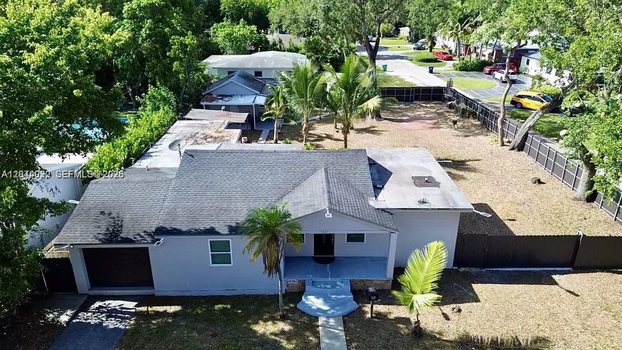 947 NE 149th St, Miami FL 33161 photo 2