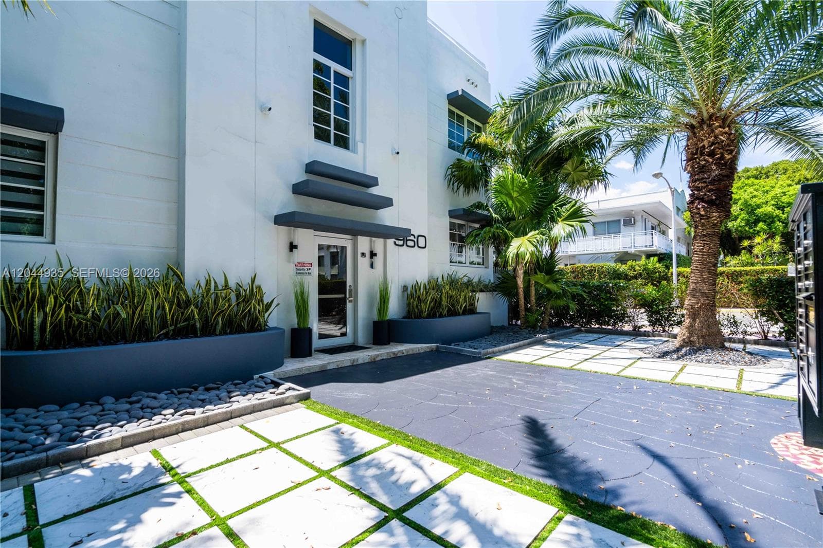 960 Jefferson Ave, Miami Beach FL 33139 photo 2