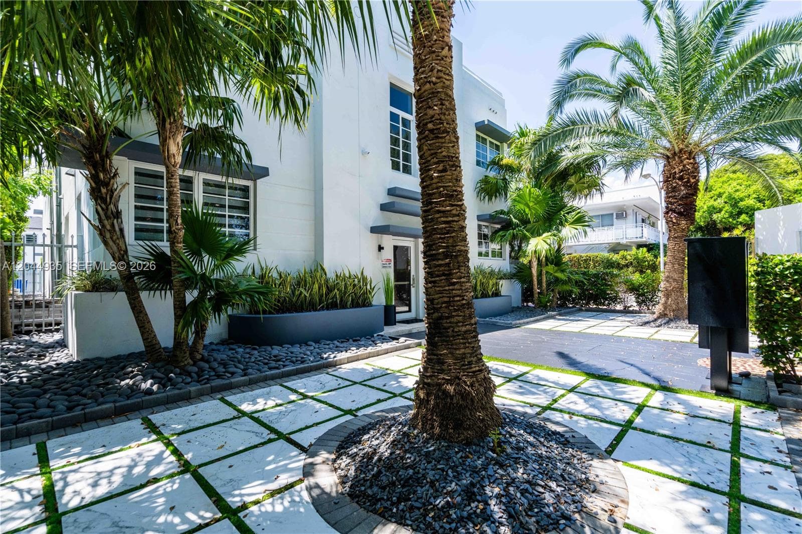 960 Jefferson Ave, Miami Beach FL 33139 photo 4