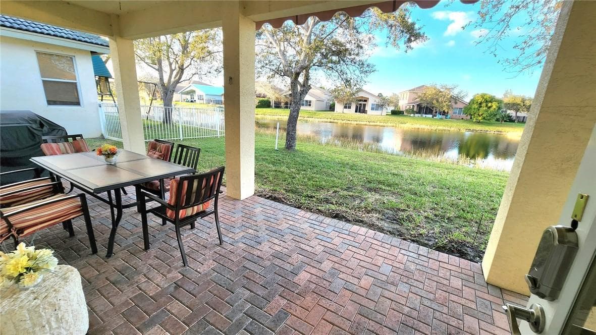1807 SW Jamesport Drive, Port St. Lucie FL 34953 photo 2