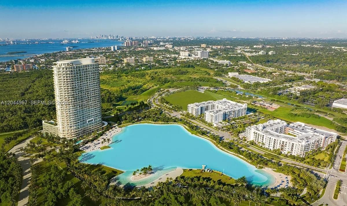 2411 Laguna Circle # 1207, Miami, FL 33181