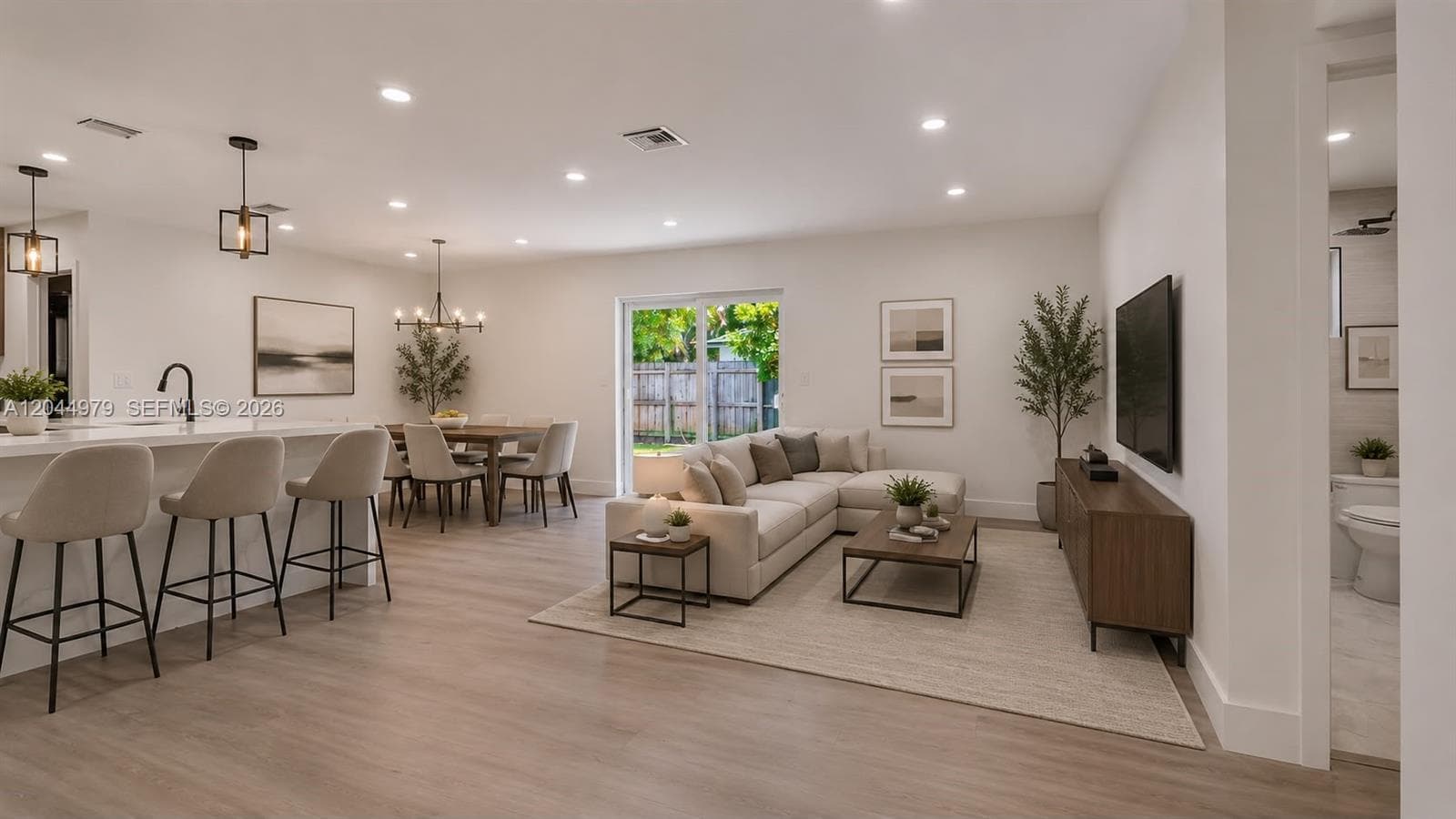 211 SW 64th Ave, Pembroke Pines FL 33023