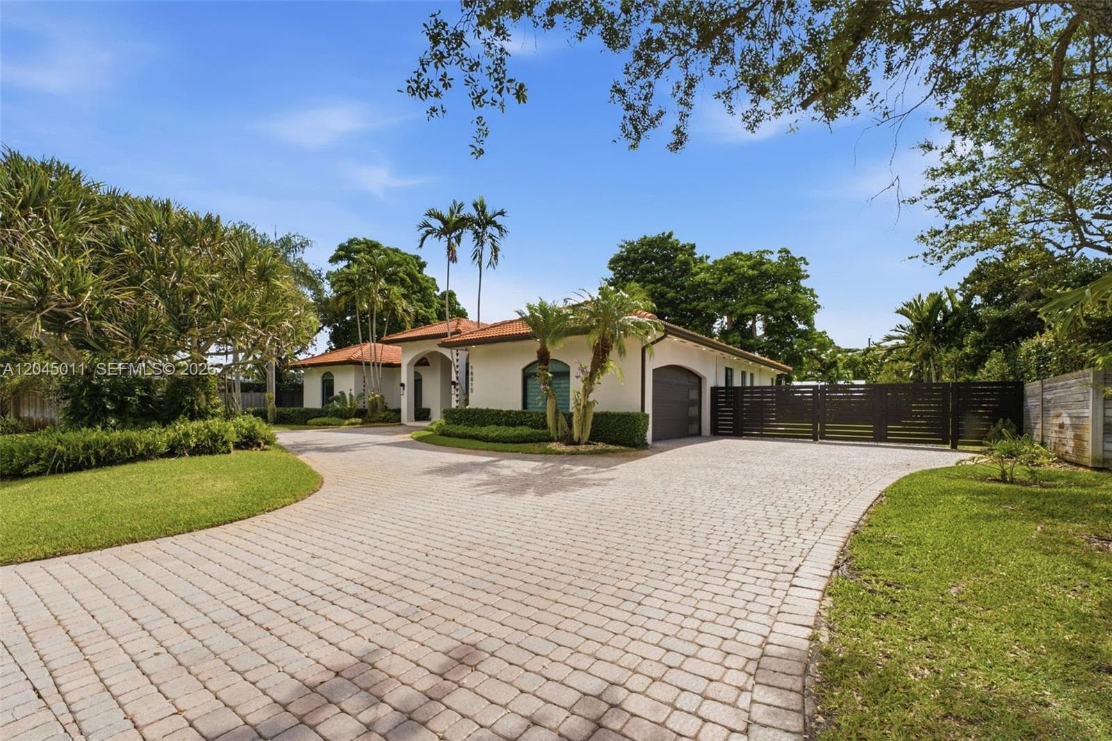 16615 SW 82nd Ct, Palmetto Bay FL 33157 photo 2