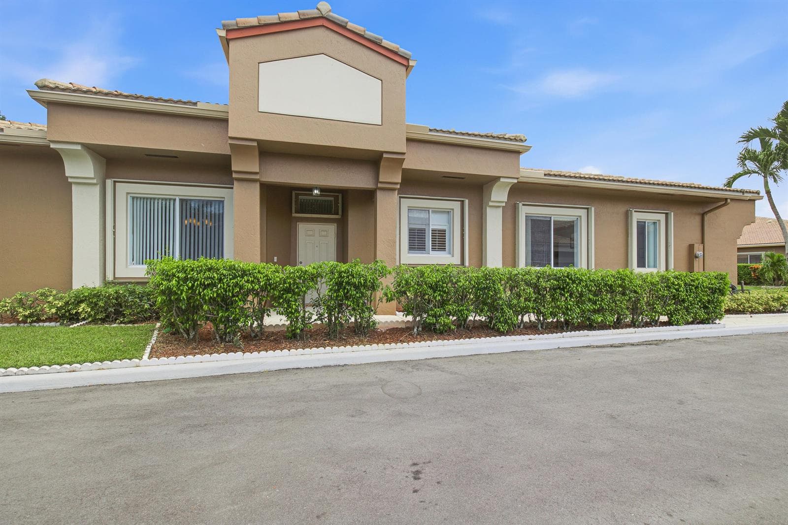 10216 Lombardy Drive, Tamarac FL 33321 photo 2