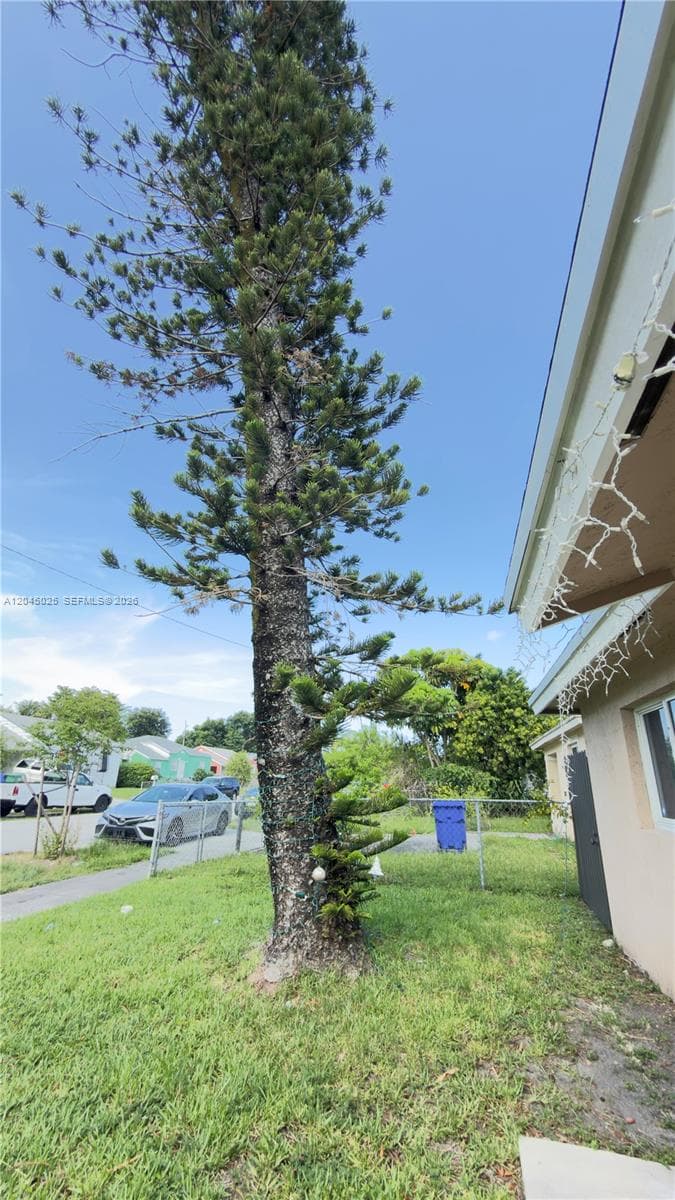 920 NW 65th St, Miami FL 33150 photo 2