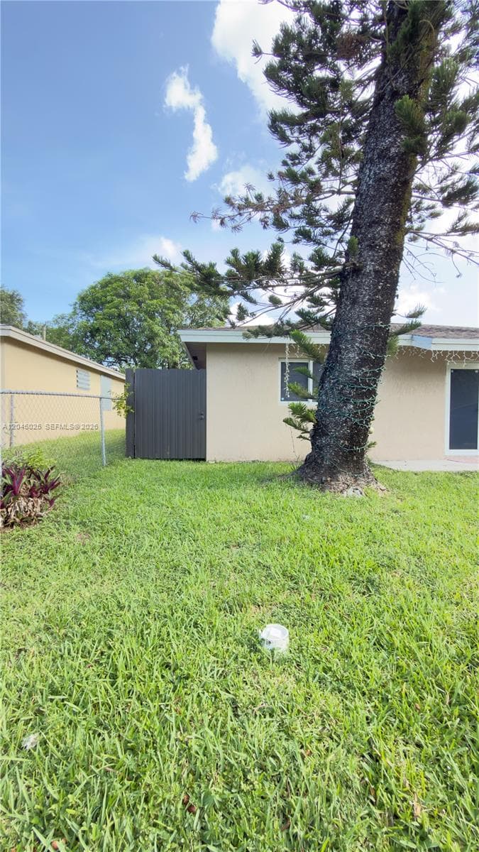 920 NW 65th St, Miami FL 33150 photo 4
