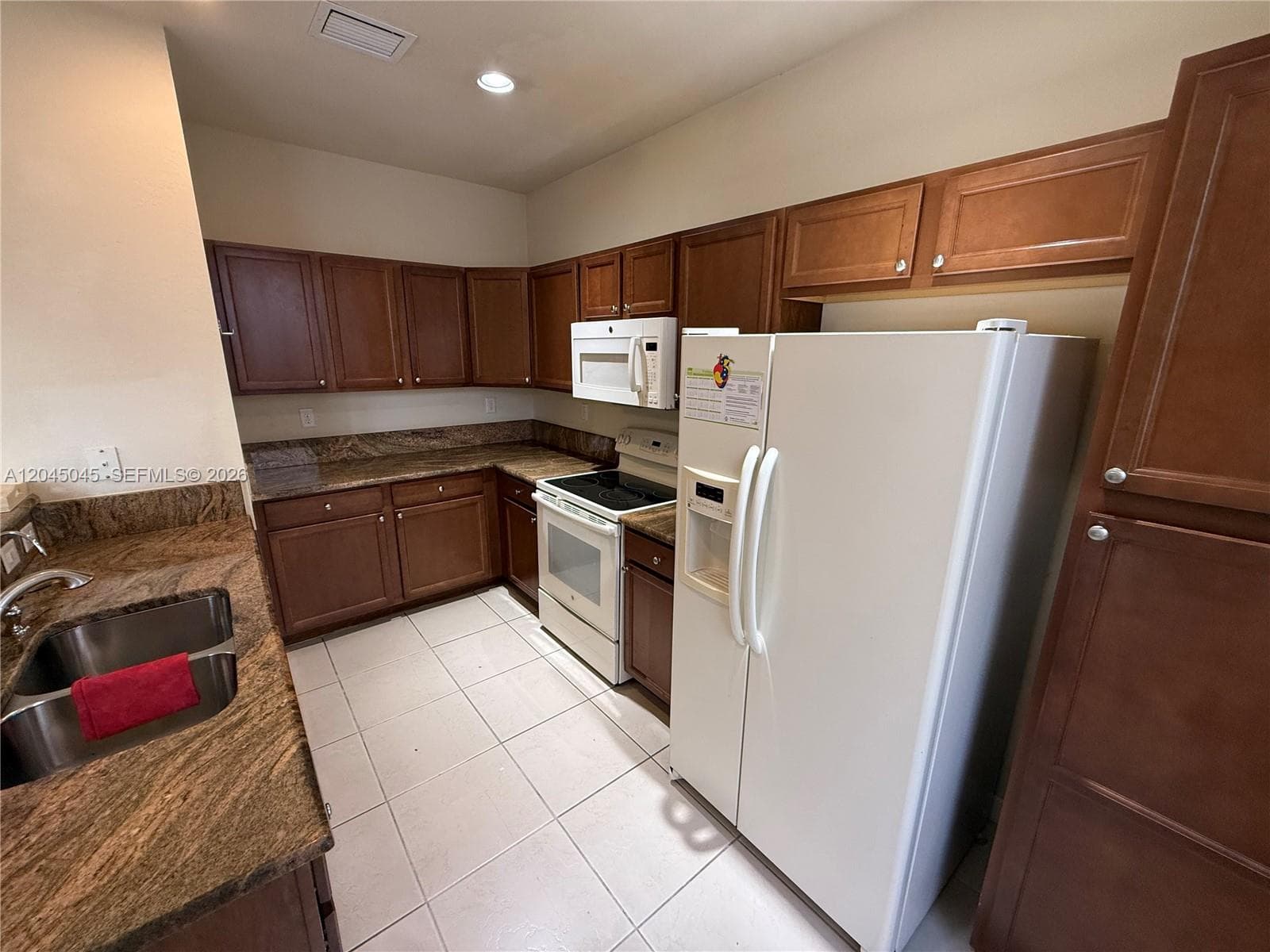 9572 SW 169th Pl # Main House, Miami FL 33196 photo 2