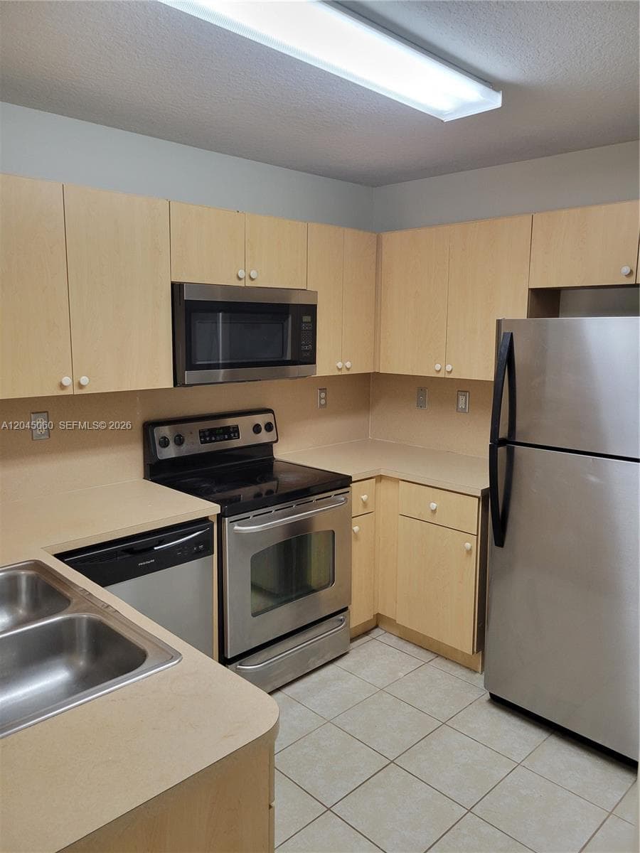 618 SW 106 AV # 1511, Pembroke Pines FL 33025 photo 5