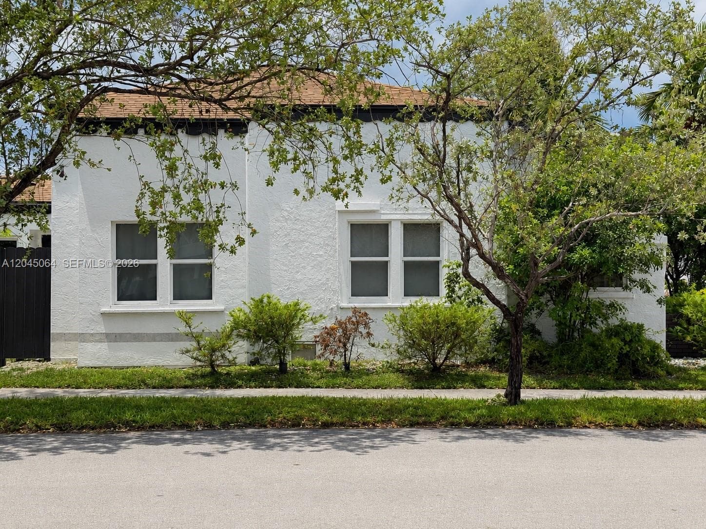 1700 Dewey St, Hollywood FL 33020 photo 3