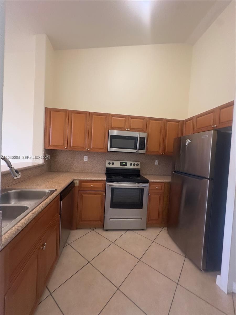 1660 SE 29th St # 109, Homestead FL 33035