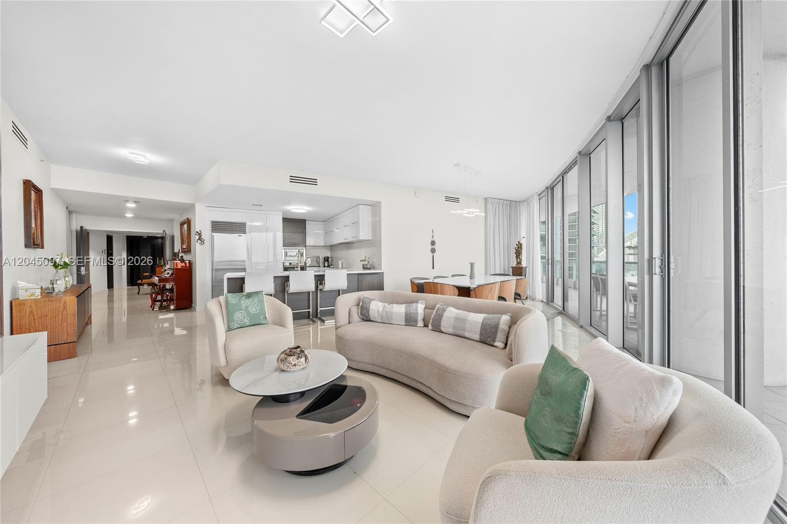 900 Biscayne Blvd # 2506, Miami FL 33132 photo 2
