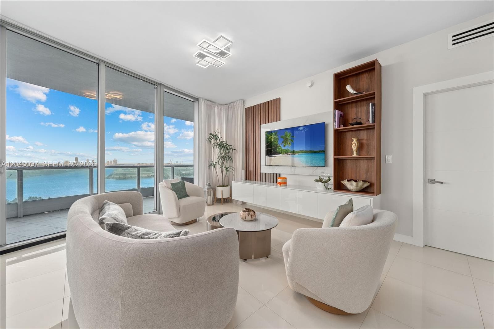 900 Biscayne Blvd # 2506, Miami FL 33132 photo 3