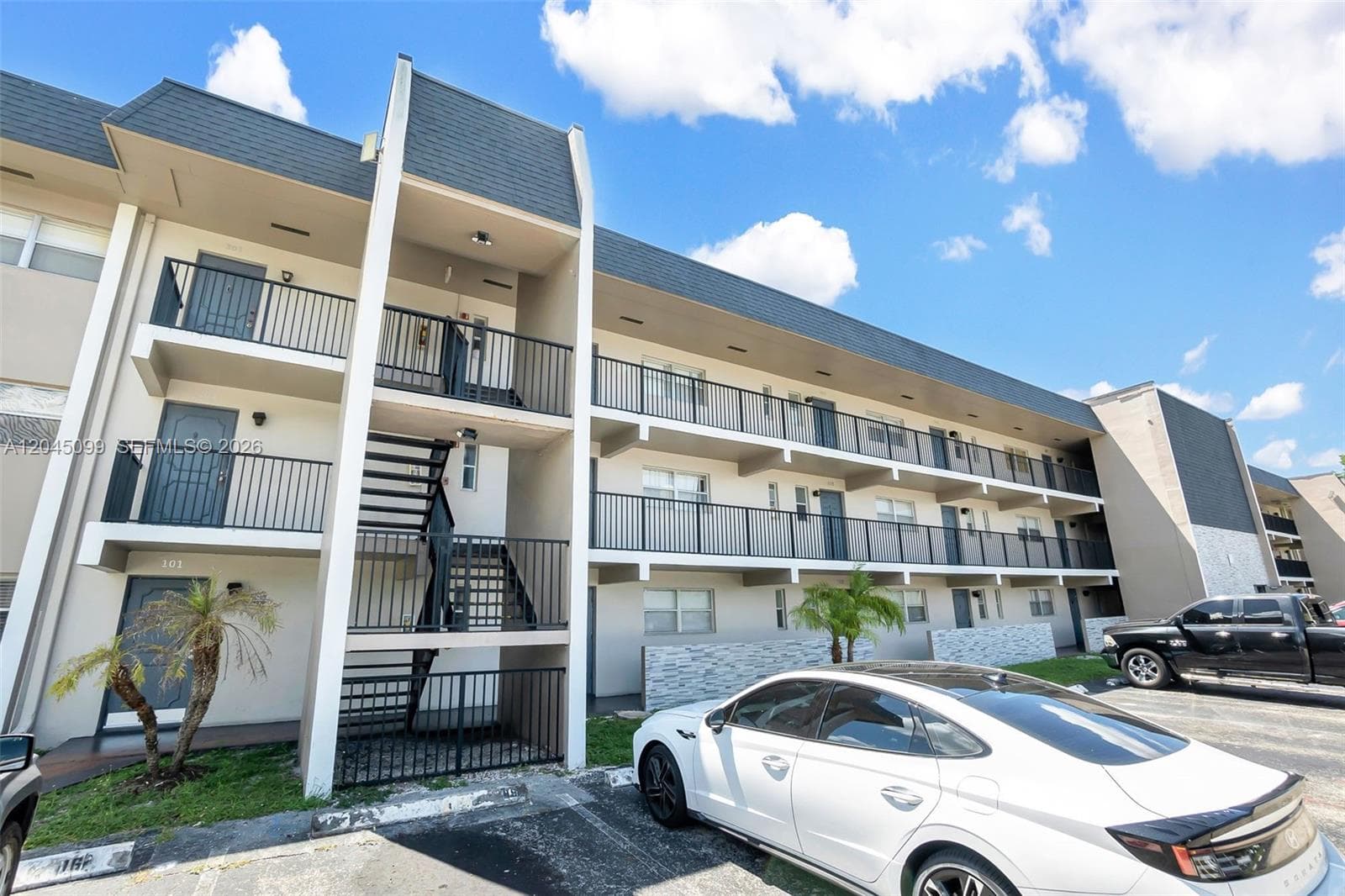 8020 N Colony Circle N. # 304, Tamarac FL 33321 photo 3