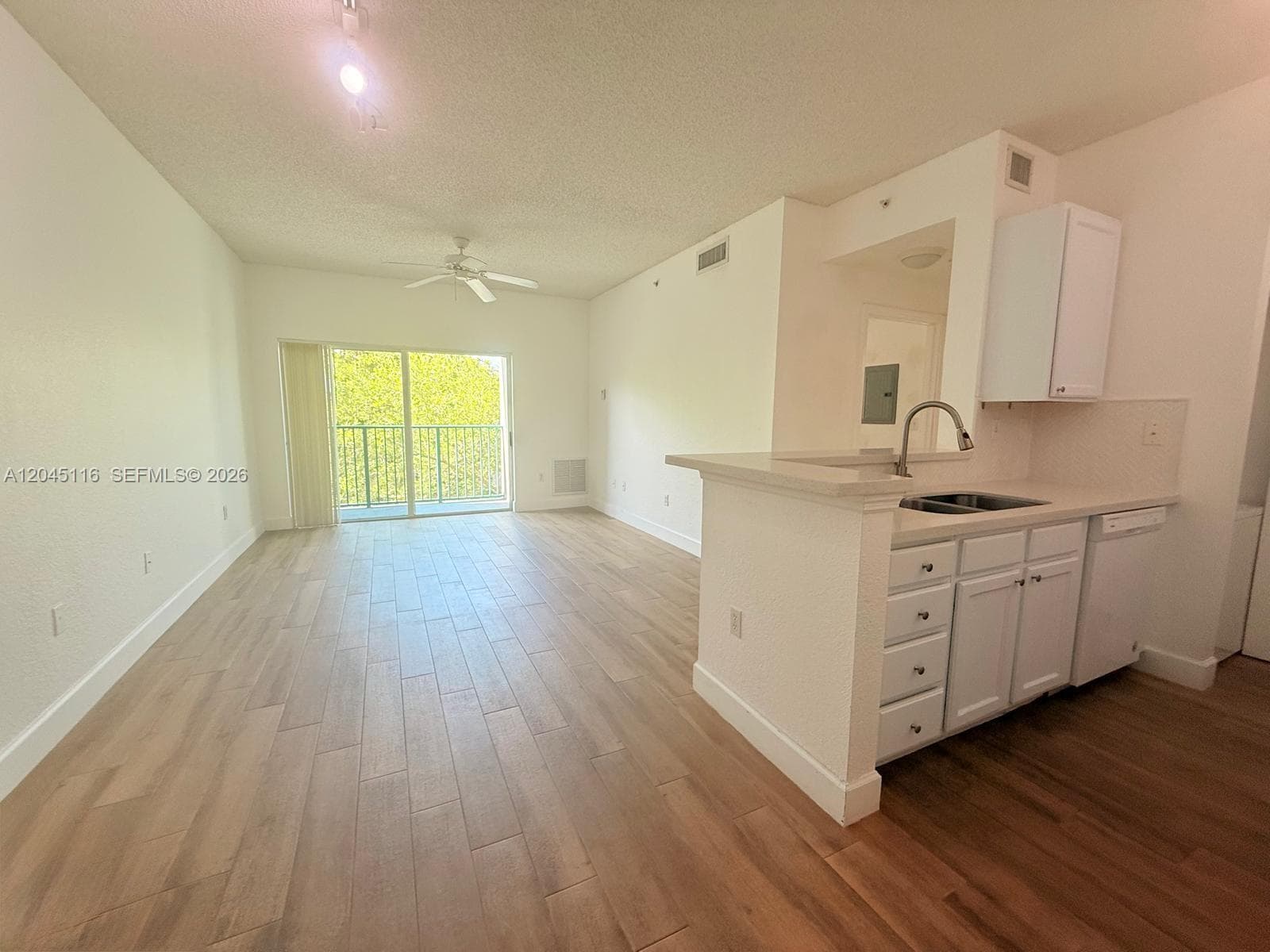 6001 SW 70th St # 355, South Miami FL 33143 photo 2