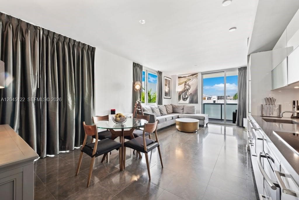 220 21st St # 401, Miami Beach FL 33139 photo 5