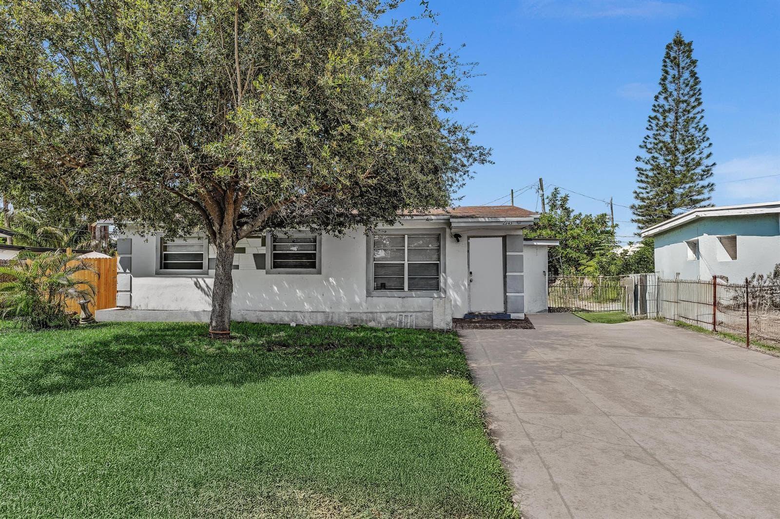 2743 NW 2nd Street, Boynton Beach FL 33435