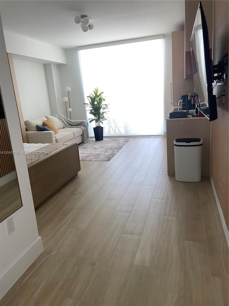 90 NE 32 # 819, Miami, FL 33137