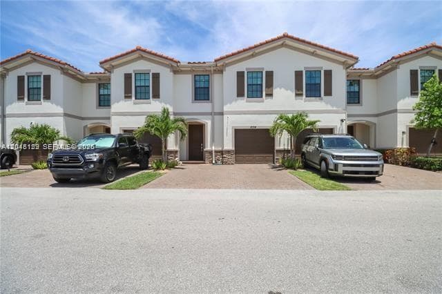 2014 Sugar Maple Dr # 2014, Riviera Beach FL 33410 photo 2