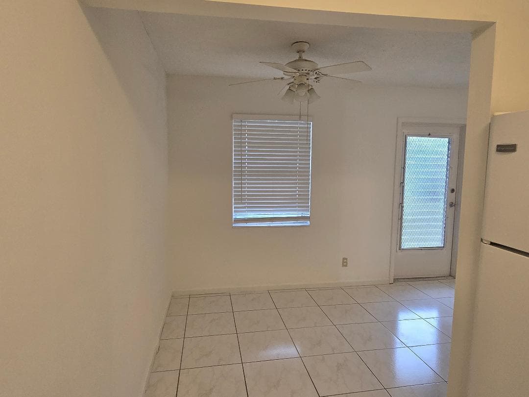 227 Kent N, West Palm Beach FL 33417 photo 3