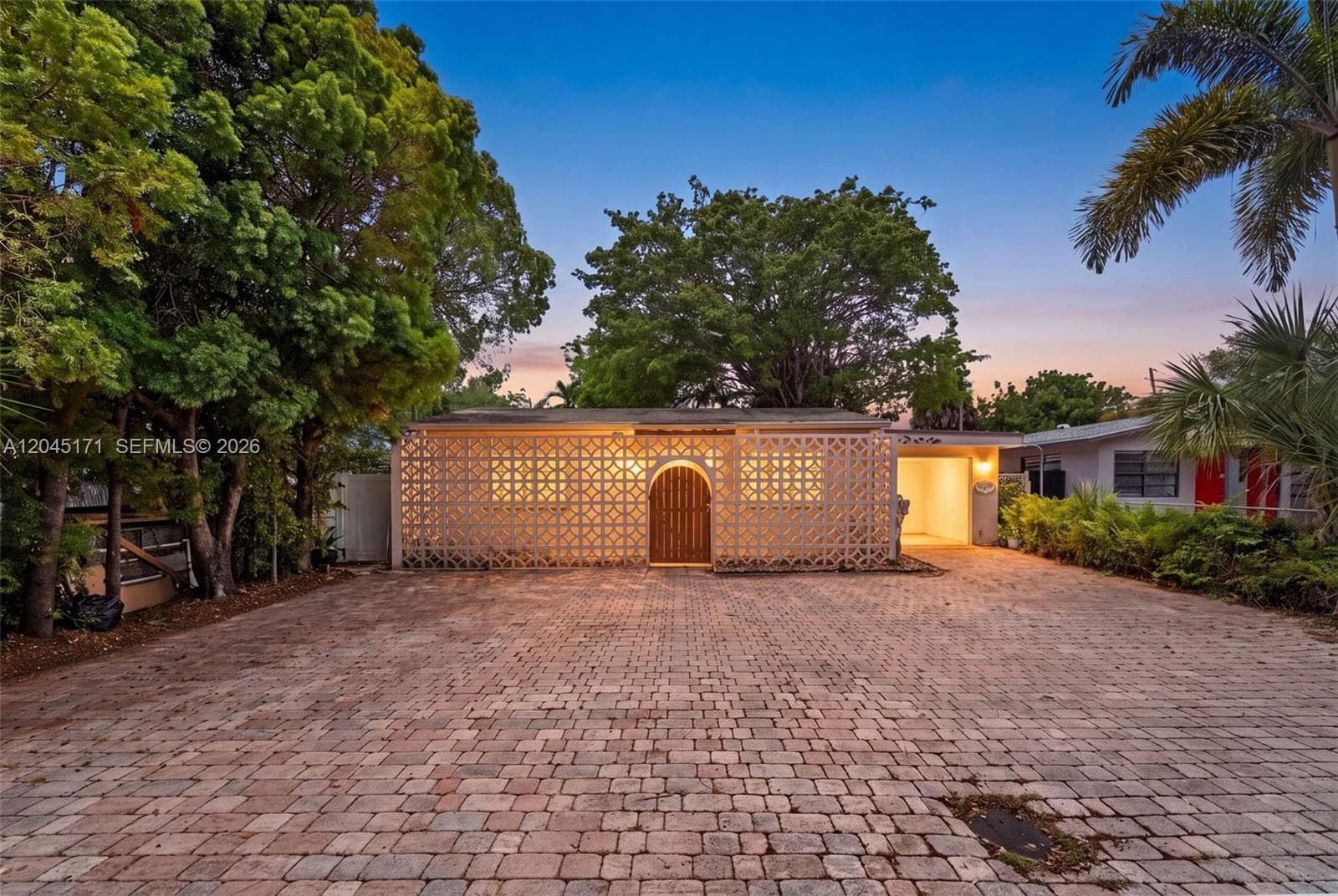 1805 N Dixie Hwy, Fort Lauderdale FL 33305 photo 2