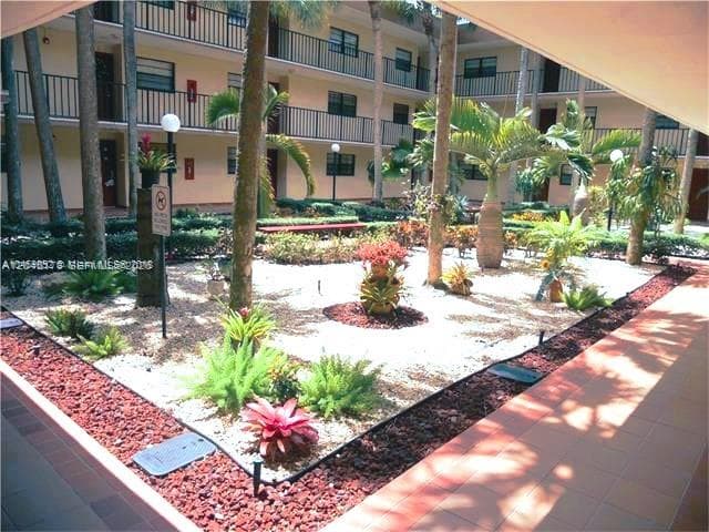 10845 SW 112th Ave # 211, Miami FL 33176 photo 2