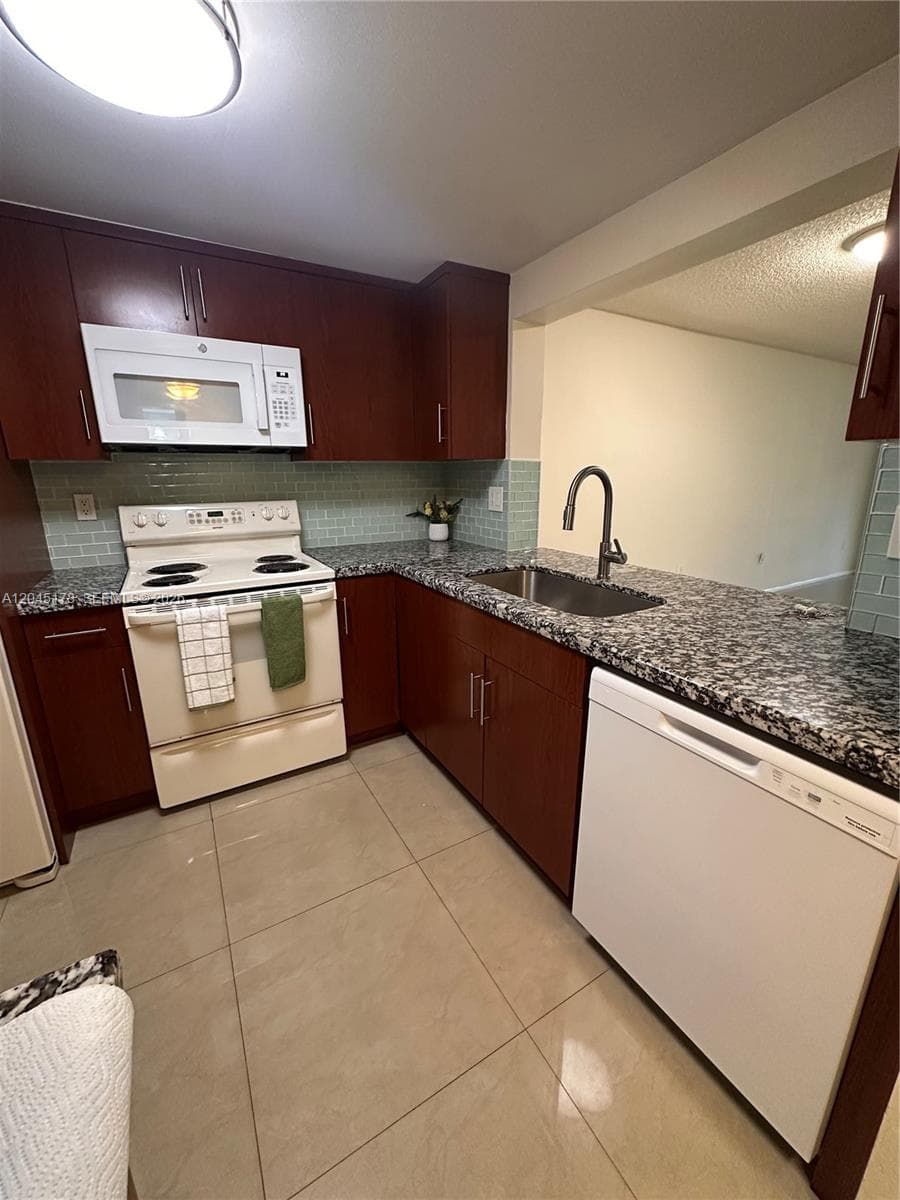 10845 SW 112th Ave # 211, Miami FL 33176 photo 4