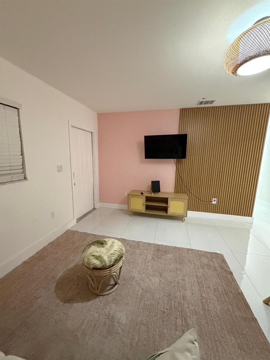 1700 NE 146th Street, Miami, FL 33181 photo 2