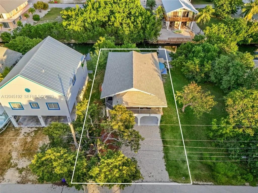 3635 Trade Winds St, Big Pine, FL 33043 photo 3