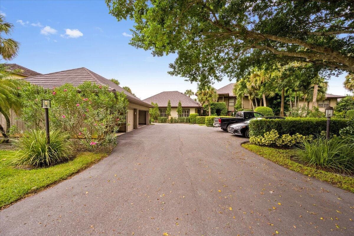 2835 Polo Island Drive # H202, Wellington FL 33414