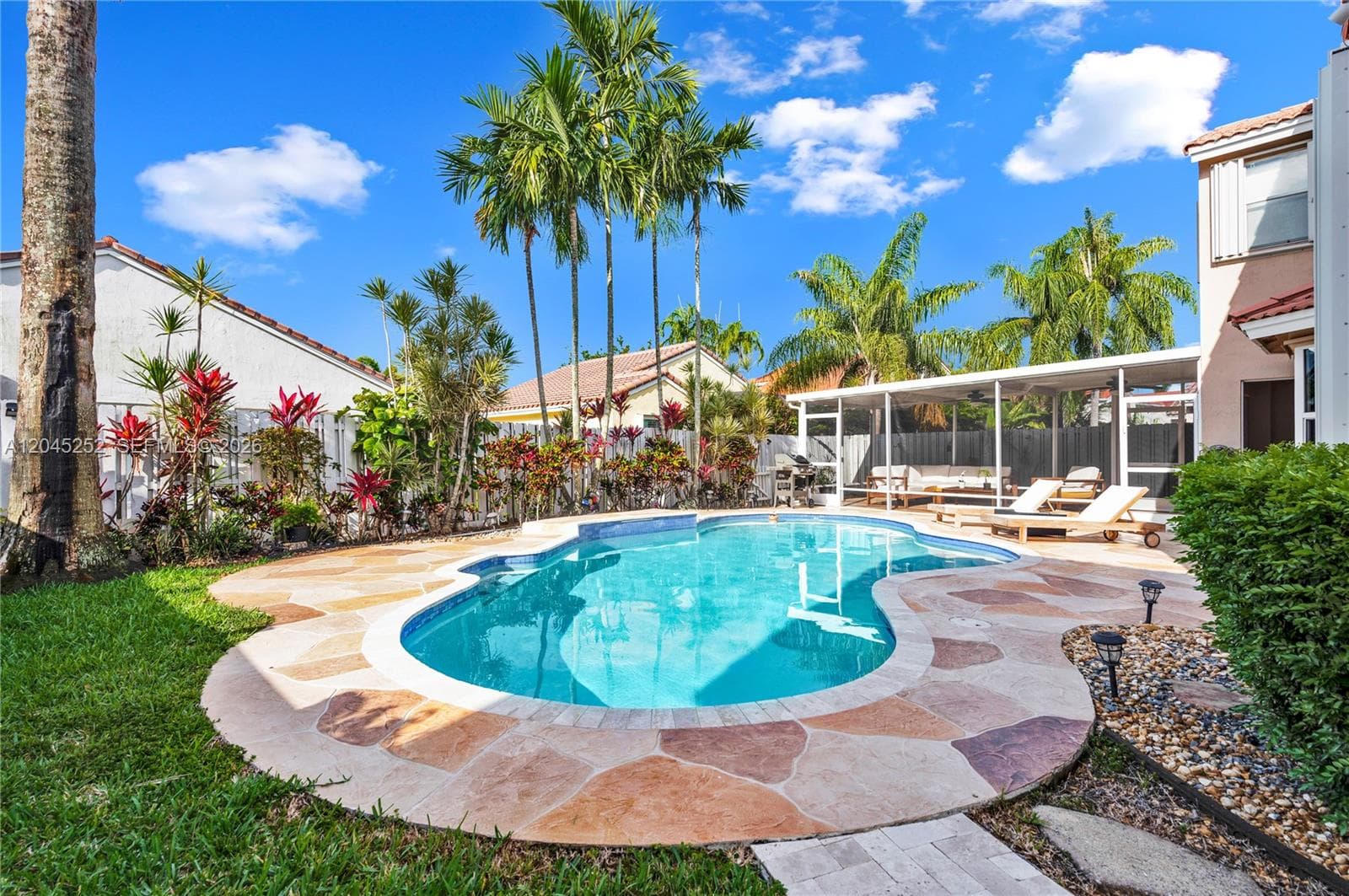 18910 NW 10th Ter, Pembroke Pines FL 33029 photo 5