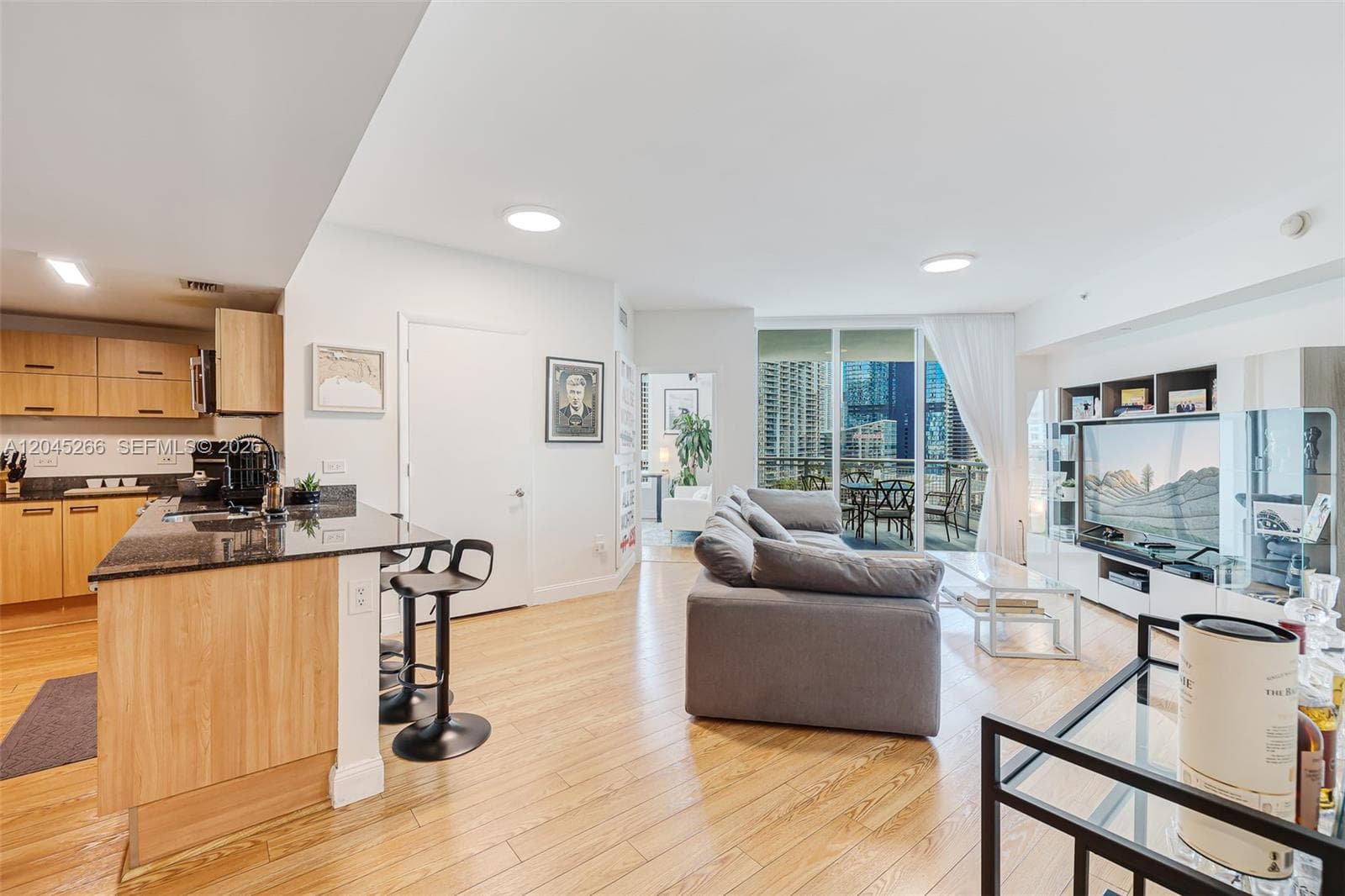 350 S Miami Ave # 2104, Miami FL 33130 photo 4