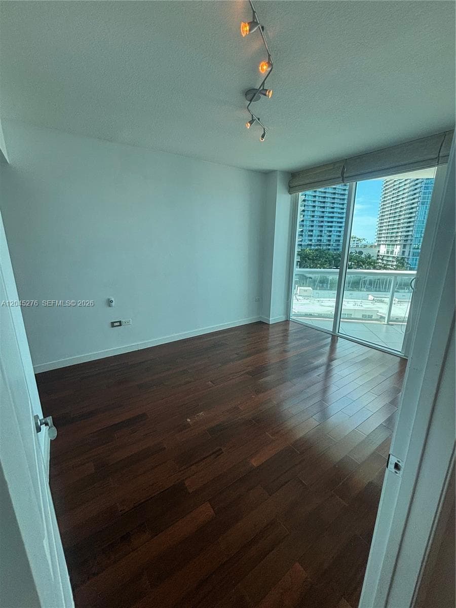 480 NE 30th St # 1004, Miami FL 33137 photo 3