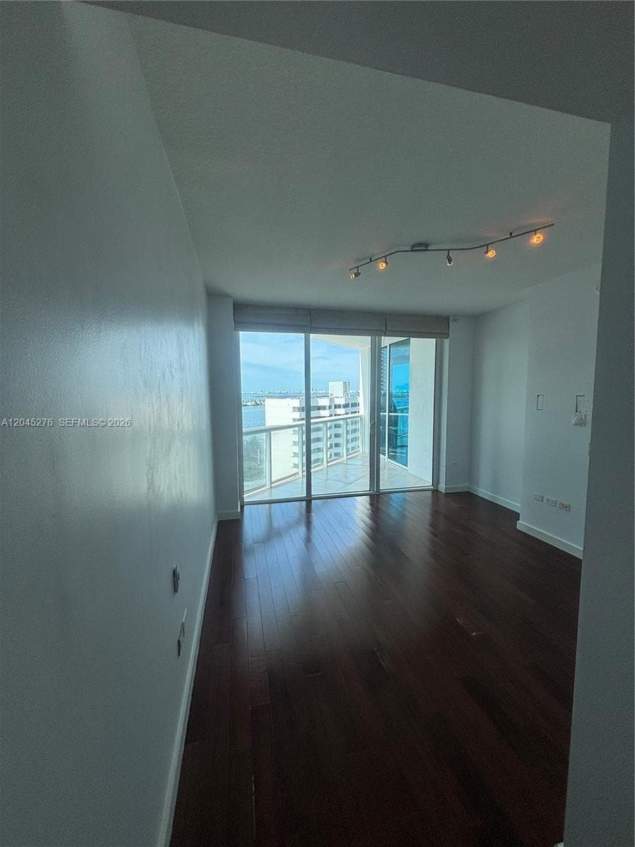 480 NE 30th St # 1004, Miami FL 33137 photo 5