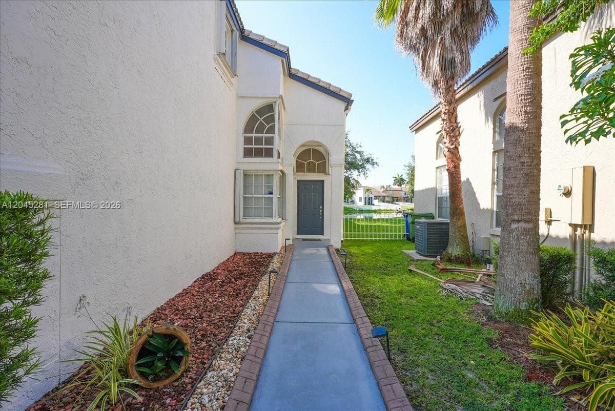 15714 NW 10th St, Pembroke Pines FL 33028 photo 5