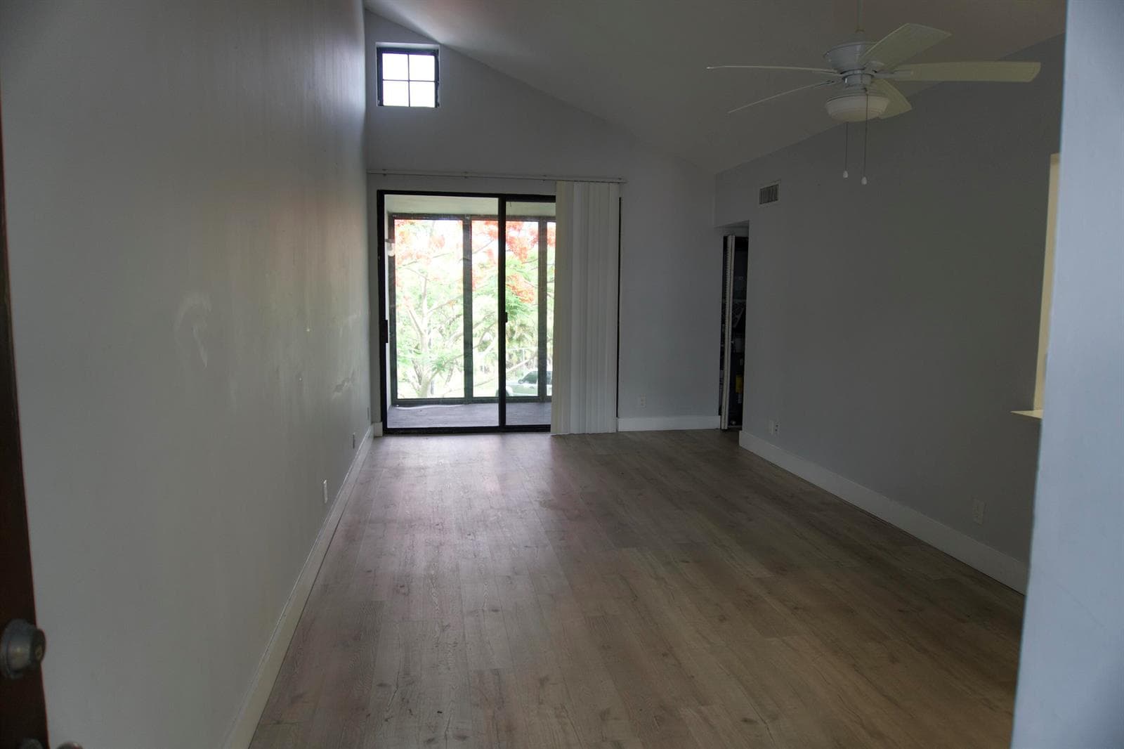 213 Lake Pointe Drive # 211, Oakland Park FL 33309 photo 2