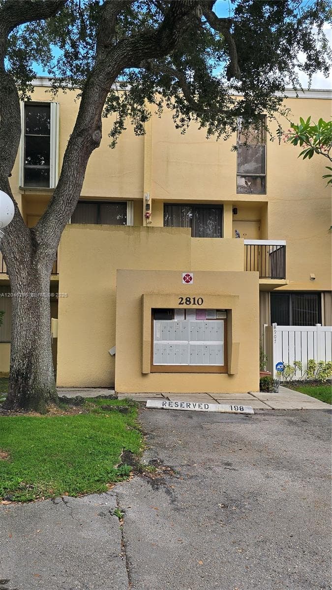 2810 SW 87th Ave # 910, Davie FL 33328 photo 2