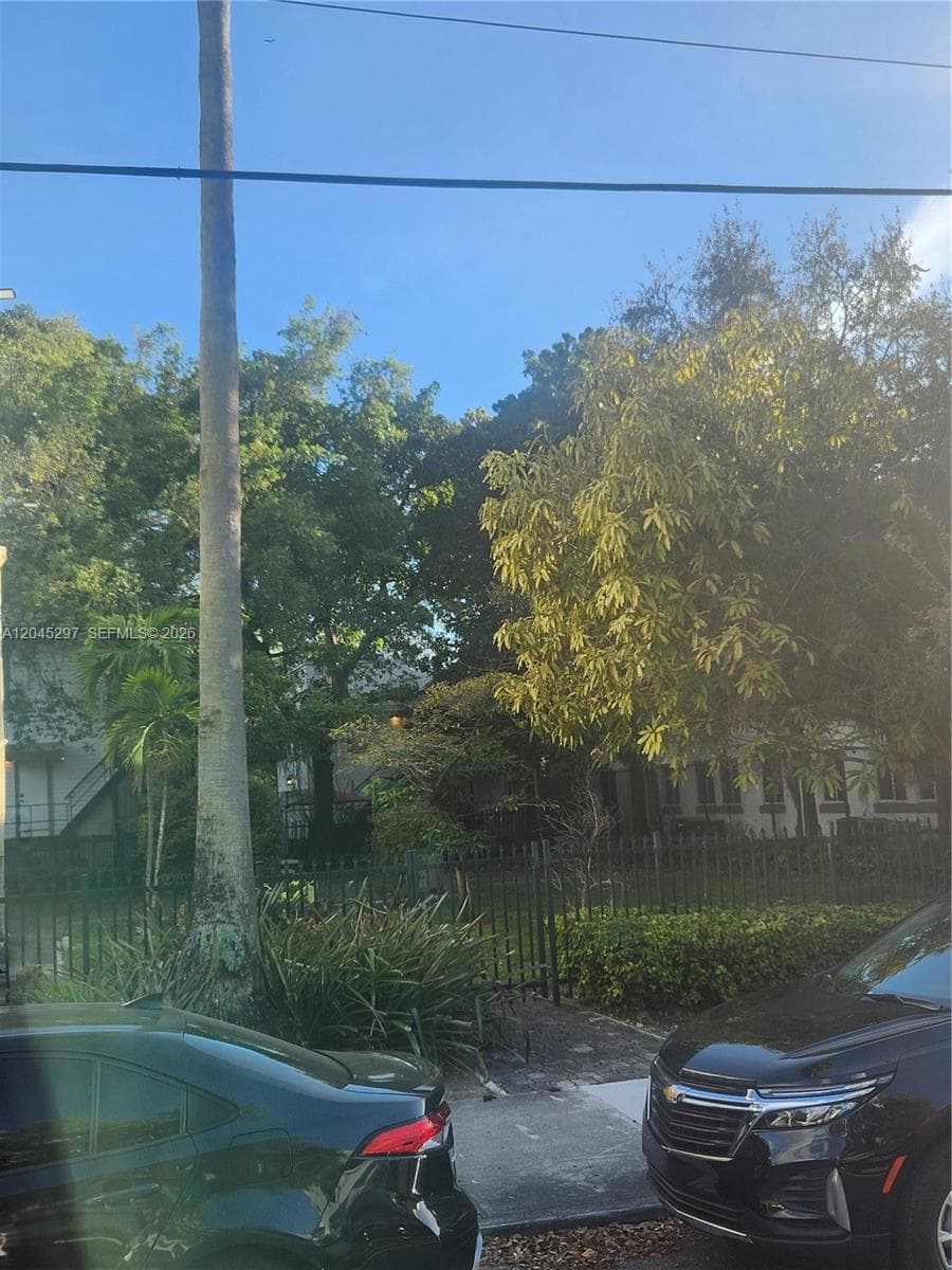 412 NW 4th St, Miami FL 33130 photo 3