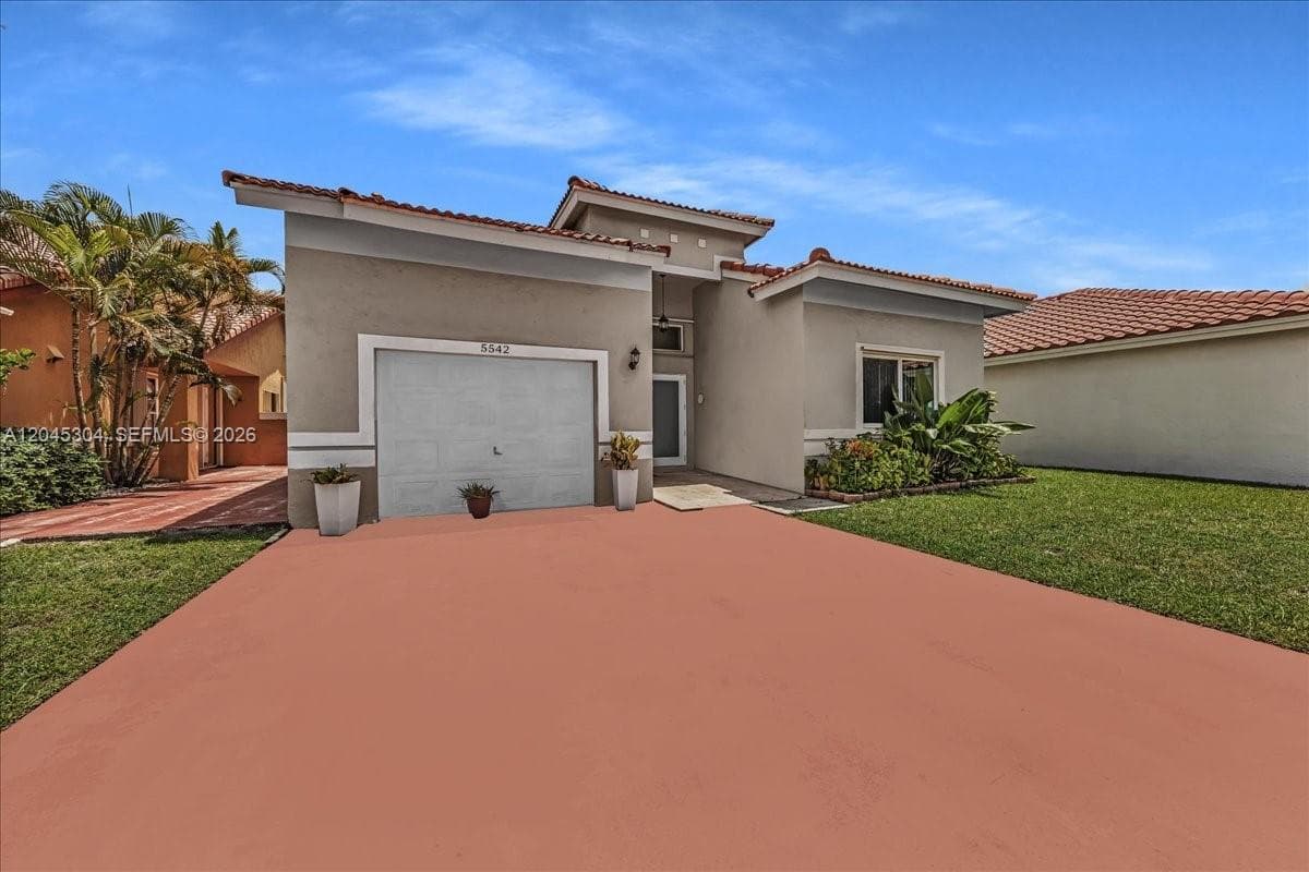 5542 NW 190th Ln, Miami Gardens FL 33055 photo 2