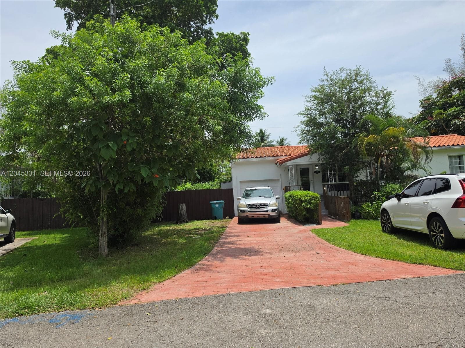 10801 NE 10th Ave, Biscayne Park FL 33161 photo 3