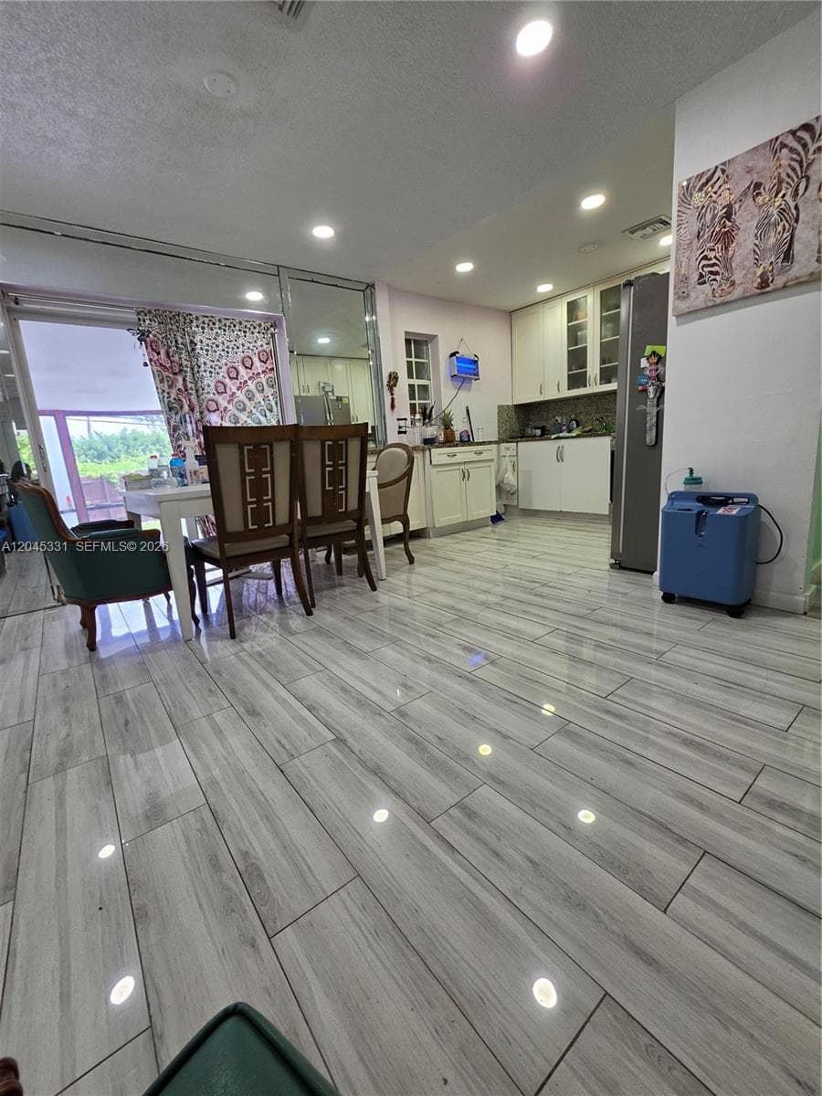 10801 NE 10th Ave, Biscayne Park FL 33161 photo 5