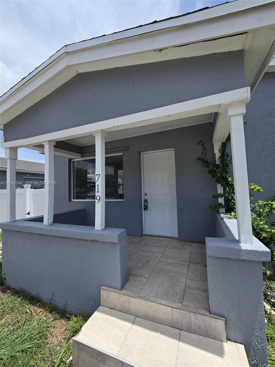 719 21st St, West Palm Beach FL 33407 photo 2