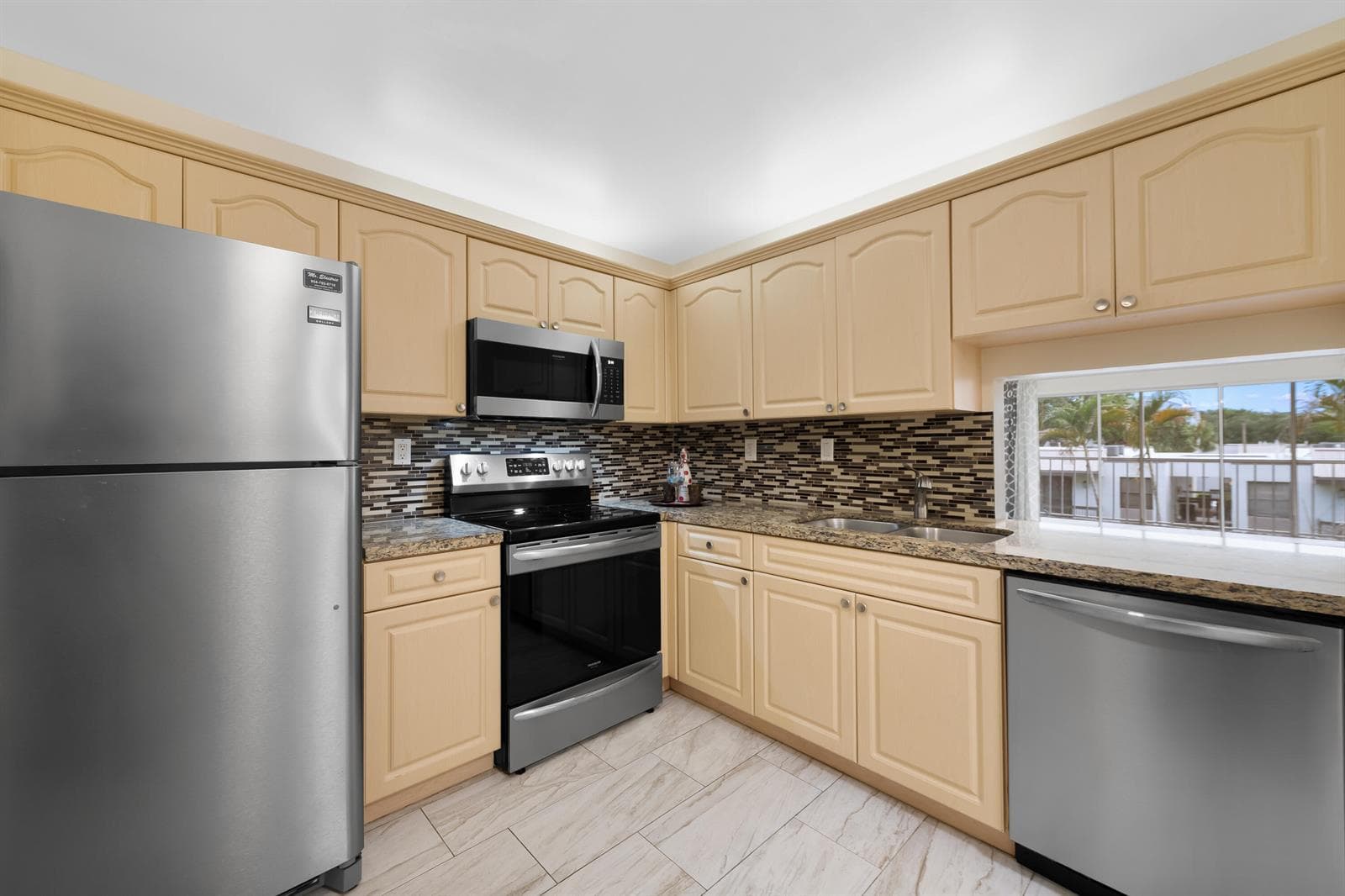 483 N Pine Island Road # C304, Plantation FL 33324