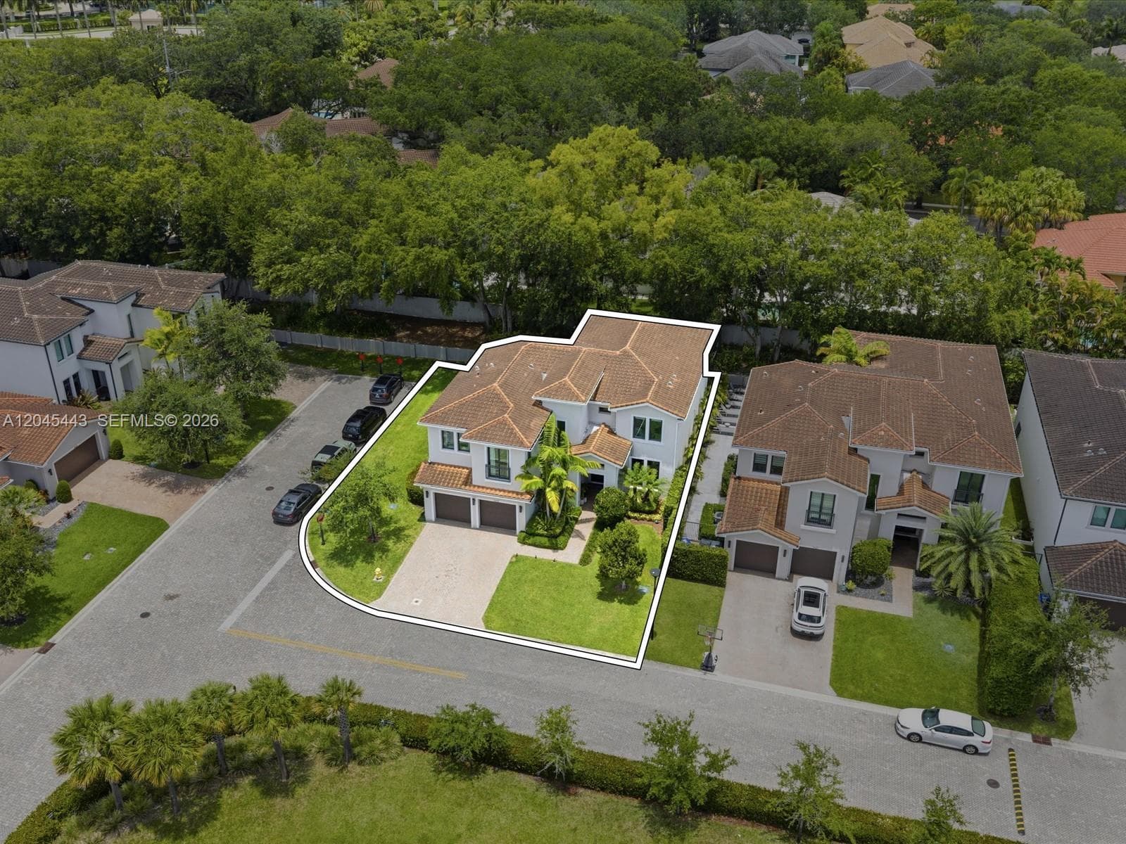 3439 N Brookfield Cir N, Hollywood FL 33312 photo 3